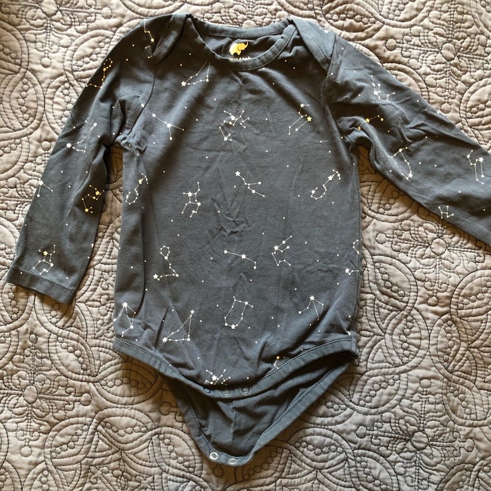 VGUC Monica + Andy 12-18mo constellations long sleeve bodysuit